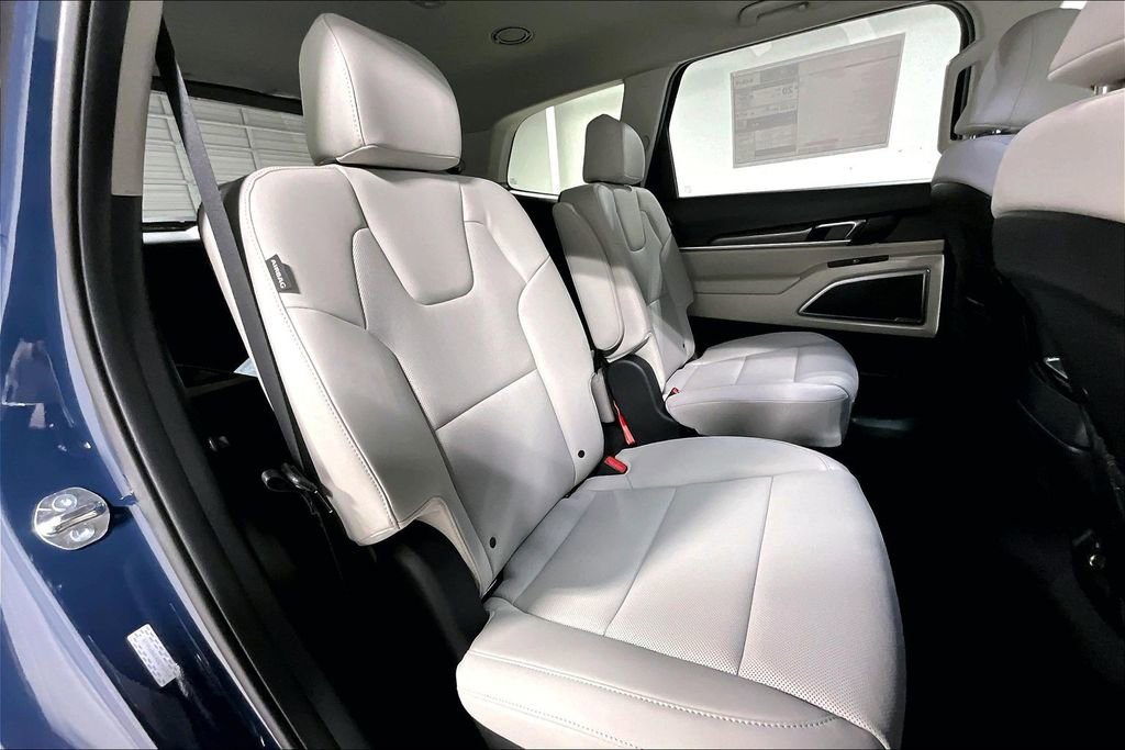 New 2025 Kia Telluride S image 17