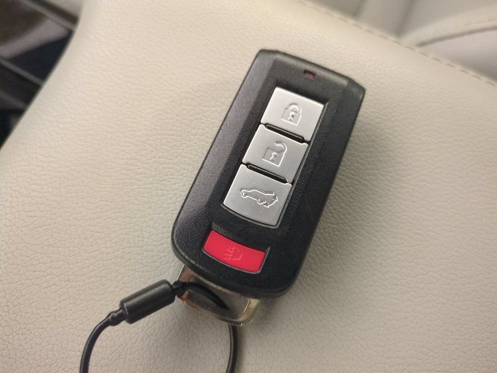 Used 2025 Mitsubishi Eclipse Cross AWD image 39