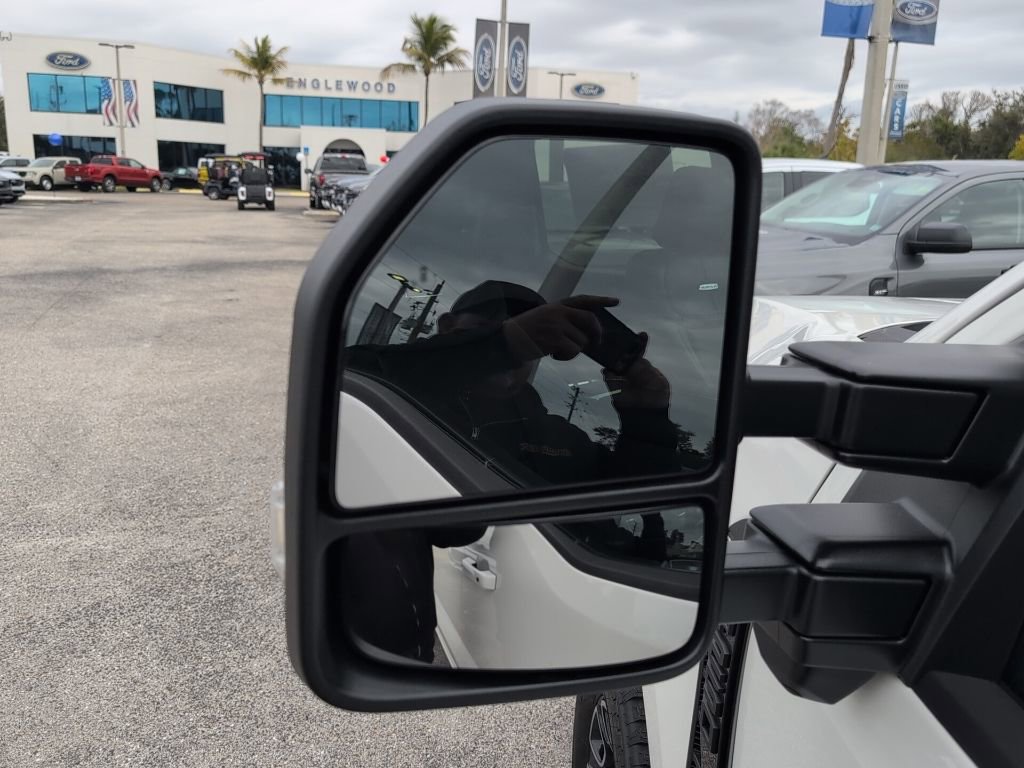 New 2026 Ford F250 Platinum w/ FX4 Off-Road Package AWD/4WD image 7