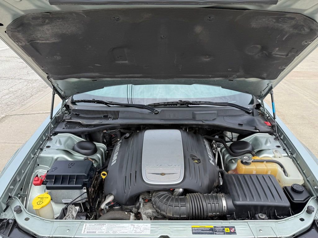 Used 2005 Chrysler 300 C w/ Navigation & Sound Group II RWD image 28