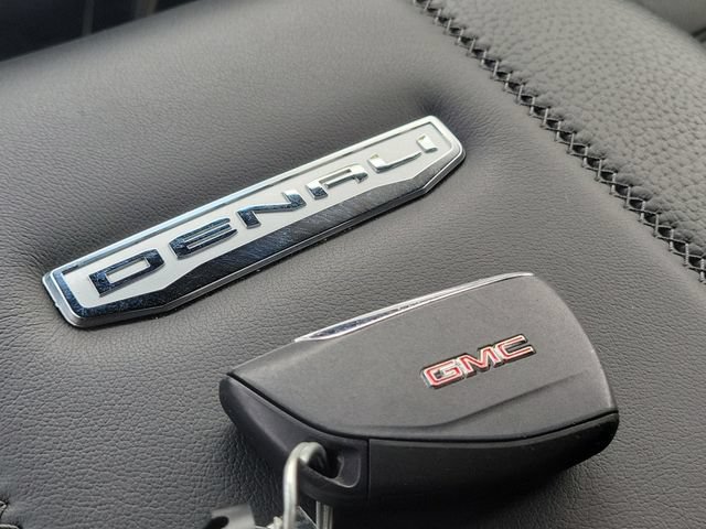 Certified 2025 GMC Yukon XL Denali AWD/4WD image 35