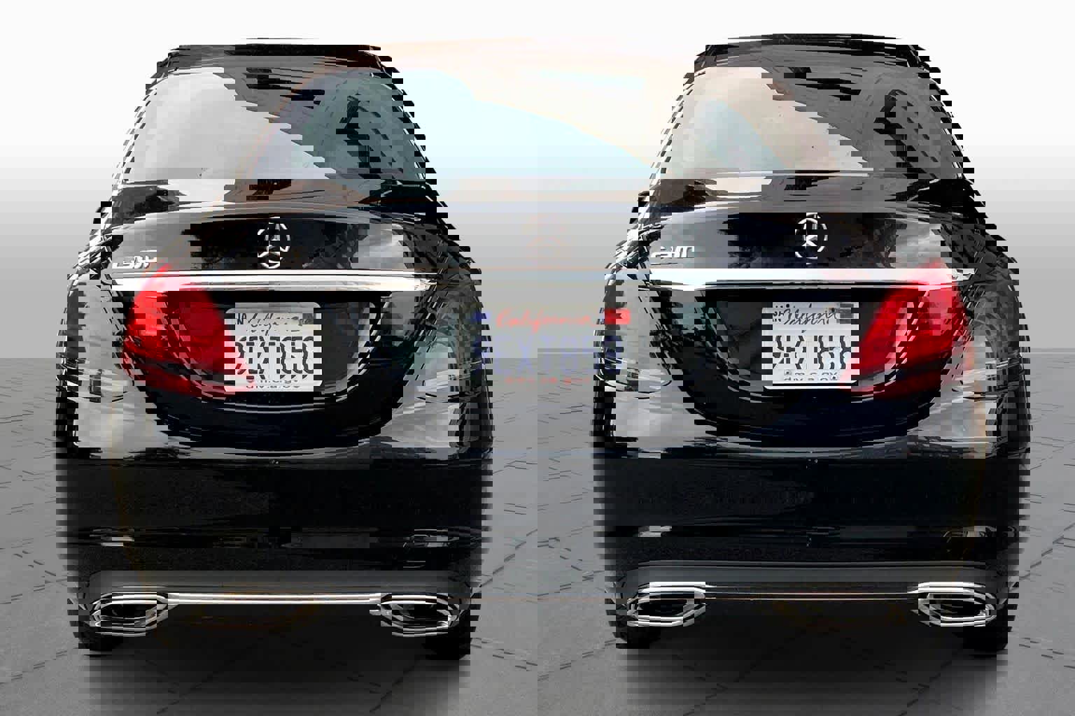 Used 2020 Mercedes-Benz C 300 Sedan image 4