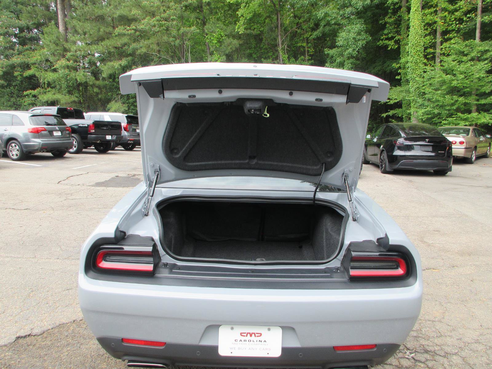 Used 2022 Dodge Challenger R/T w/ Performance Handling Group RWD image 13