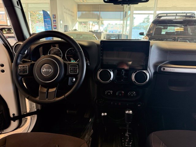 Used 2014 Jeep Wrangler Unlimited Sahara AWD/4WD image 21