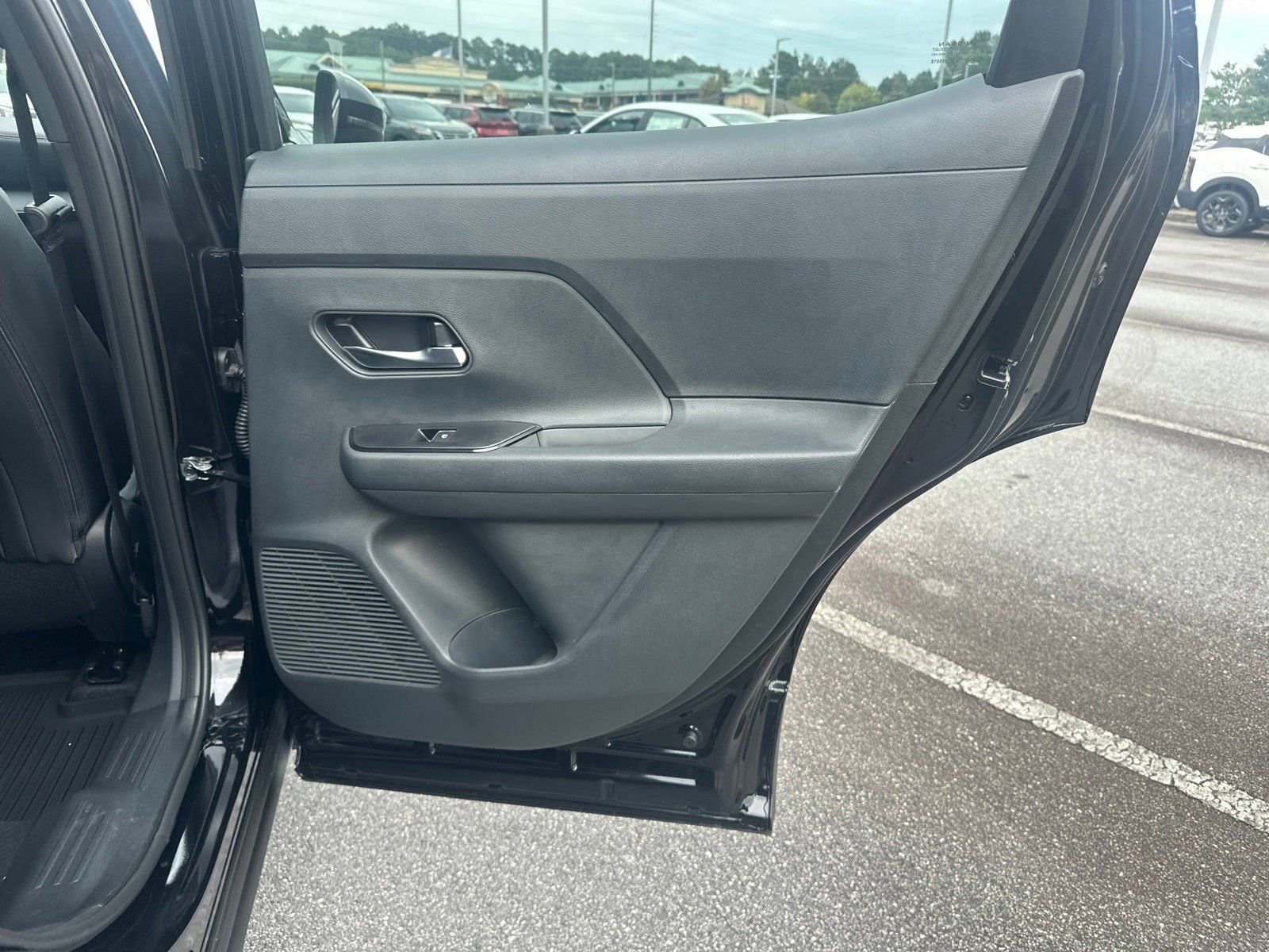 New 2026 Nissan Kicks SR image 16