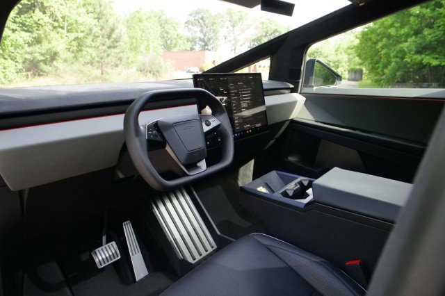 Used 2024 Tesla Cybertruck Cyberbeast AWD/4WD image 2