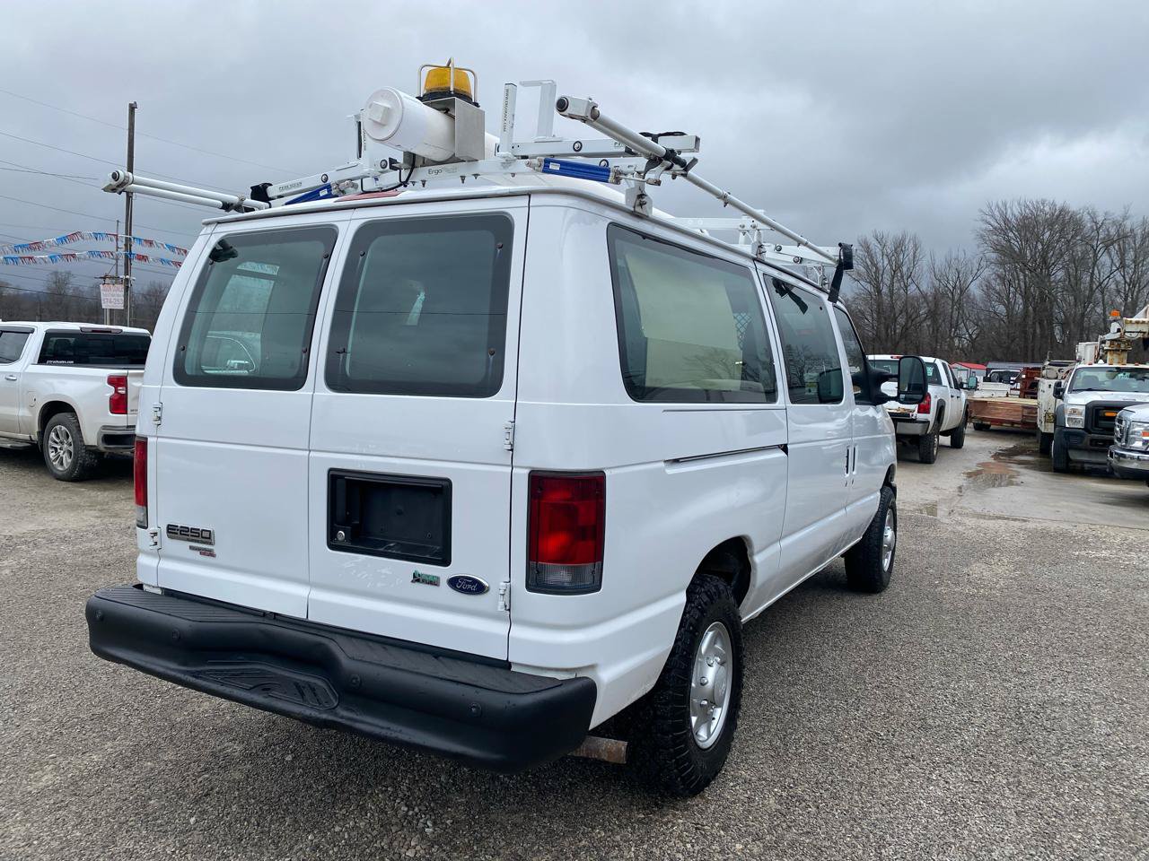 Used 2012 Ford E-250 and Econoline 250 w/ Insulation Pkg RWD image 5