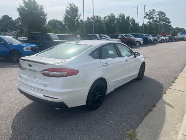 Used 2019 Ford Fusion SE w/ Equipment Group 151A FWD image 5