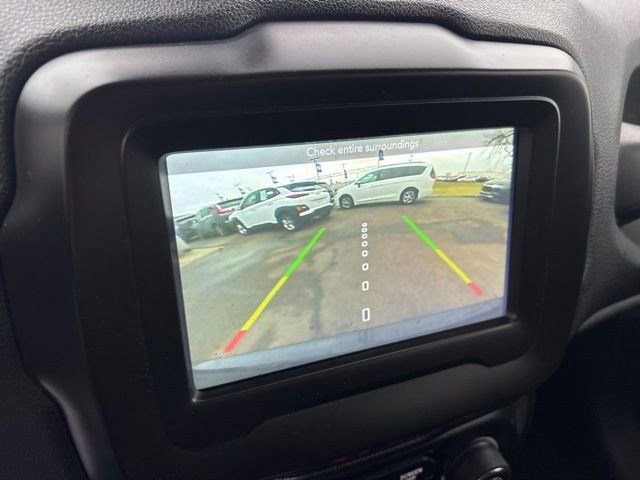 Used 2021 Jeep Renegade Latitude image 23