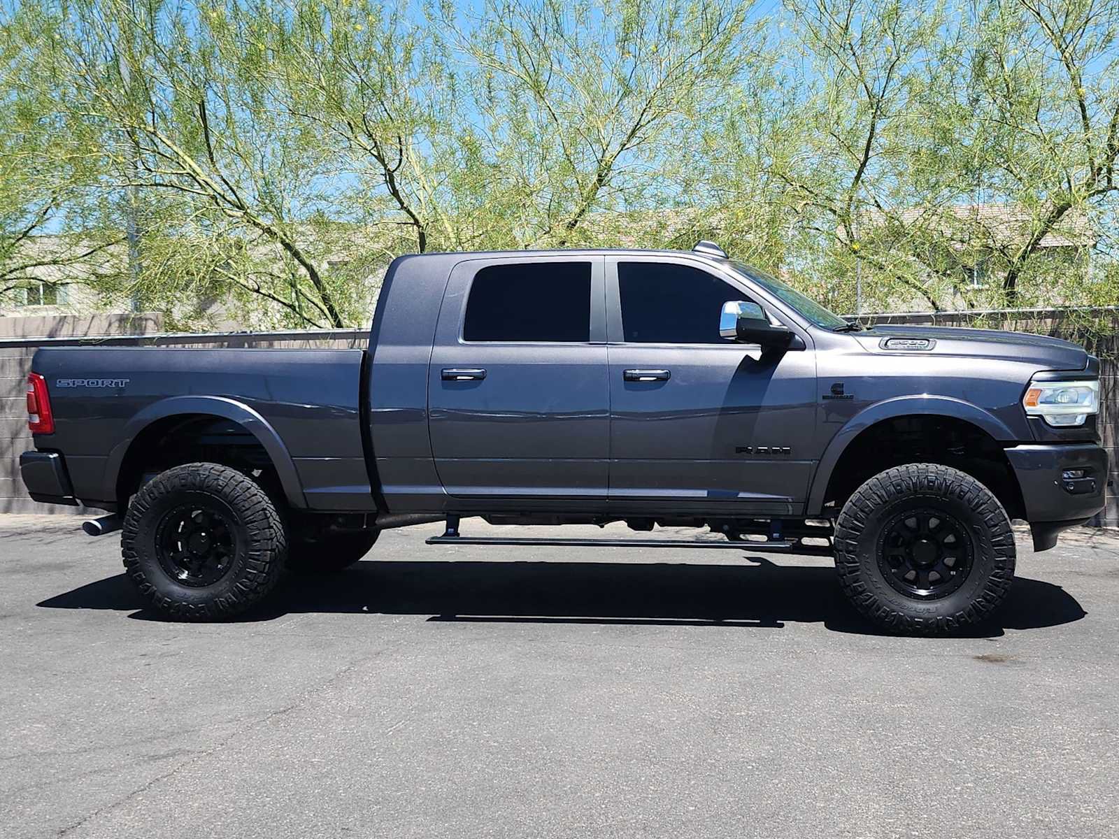 Used 2020 RAM 2500 Laramie AWD/4WD image 9