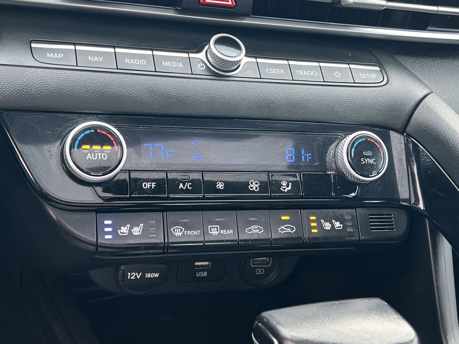 Used 2023 Hyundai Elantra Limited image 20