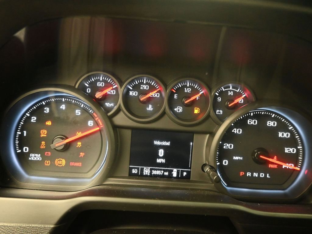 Used 2022 Chevrolet Silverado 2500 Custom w/ Custom Convenience Package image 10