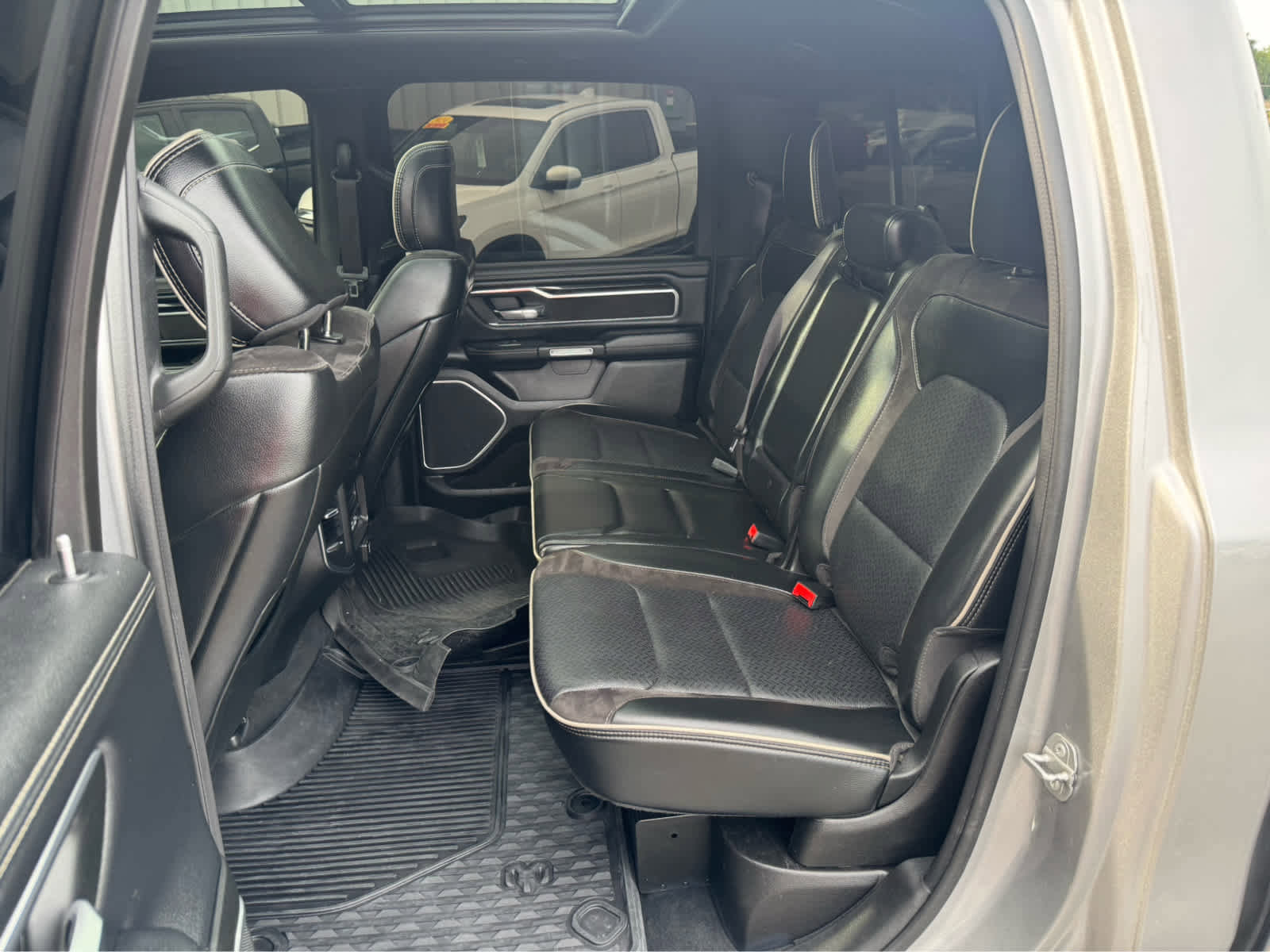 Used 2022 RAM 1500 Laramie image 17