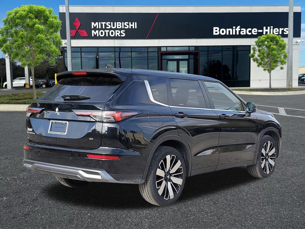 Used 2025 Mitsubishi Outlander SE FWD image 4