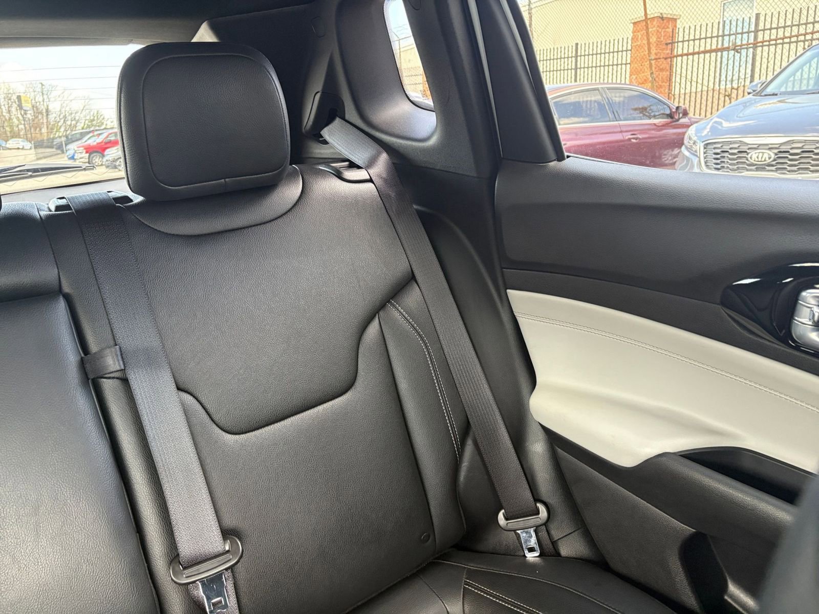 Used 2025 Jeep Compass Limited AWD/4WD image 37