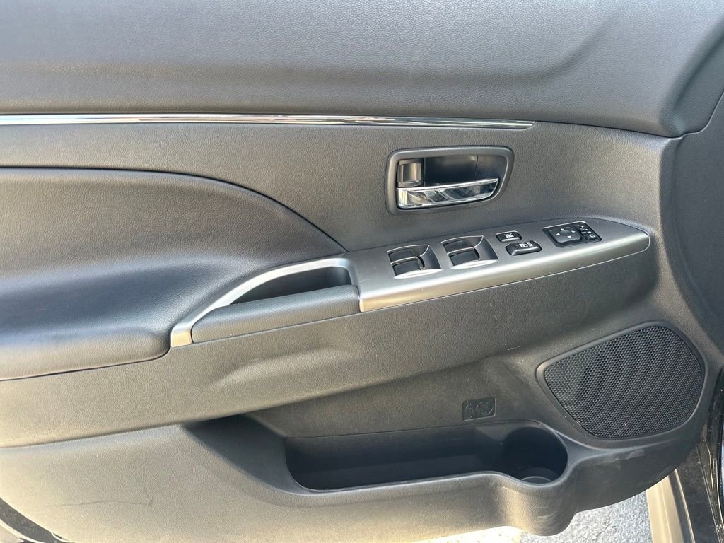 Used 2025 Mitsubishi Outlander Sport SE AWD/4WD image 43