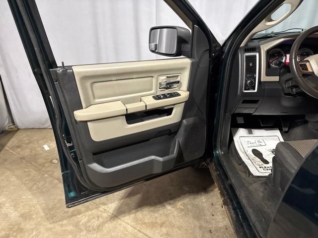 Used 2011 RAM 1500 Classic SLT AWD/4WD image 2