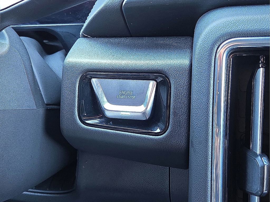 Used 2025 GMC Yukon Denali image 31