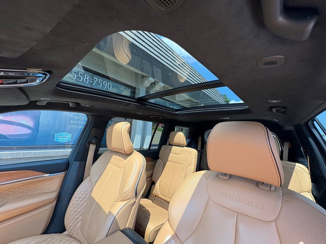 Used 2023 Jeep Grand Cherokee L Summit AWD/4WD image 12