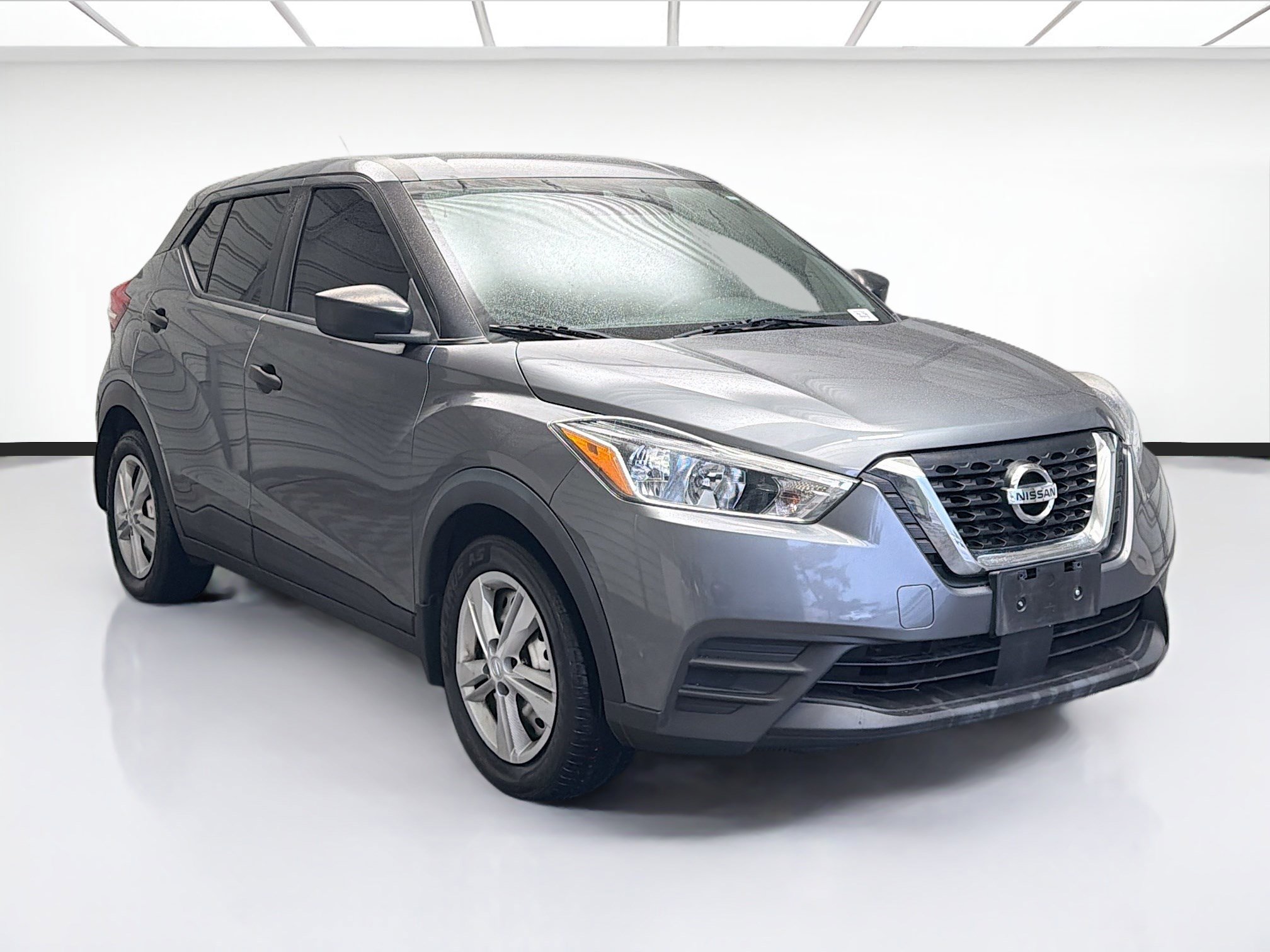 Used 2020 Nissan Kicks S image 3