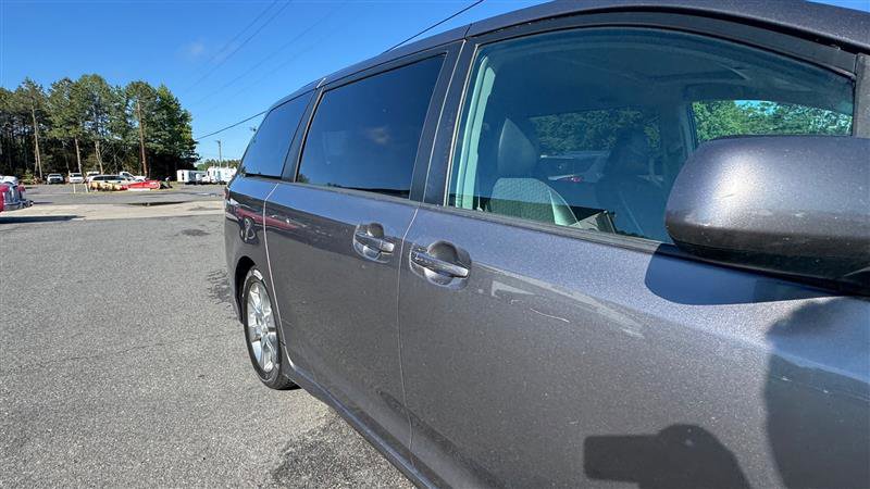 Used 2011 Toyota Sienna SE w/ Preferred Pkg FWD image 21