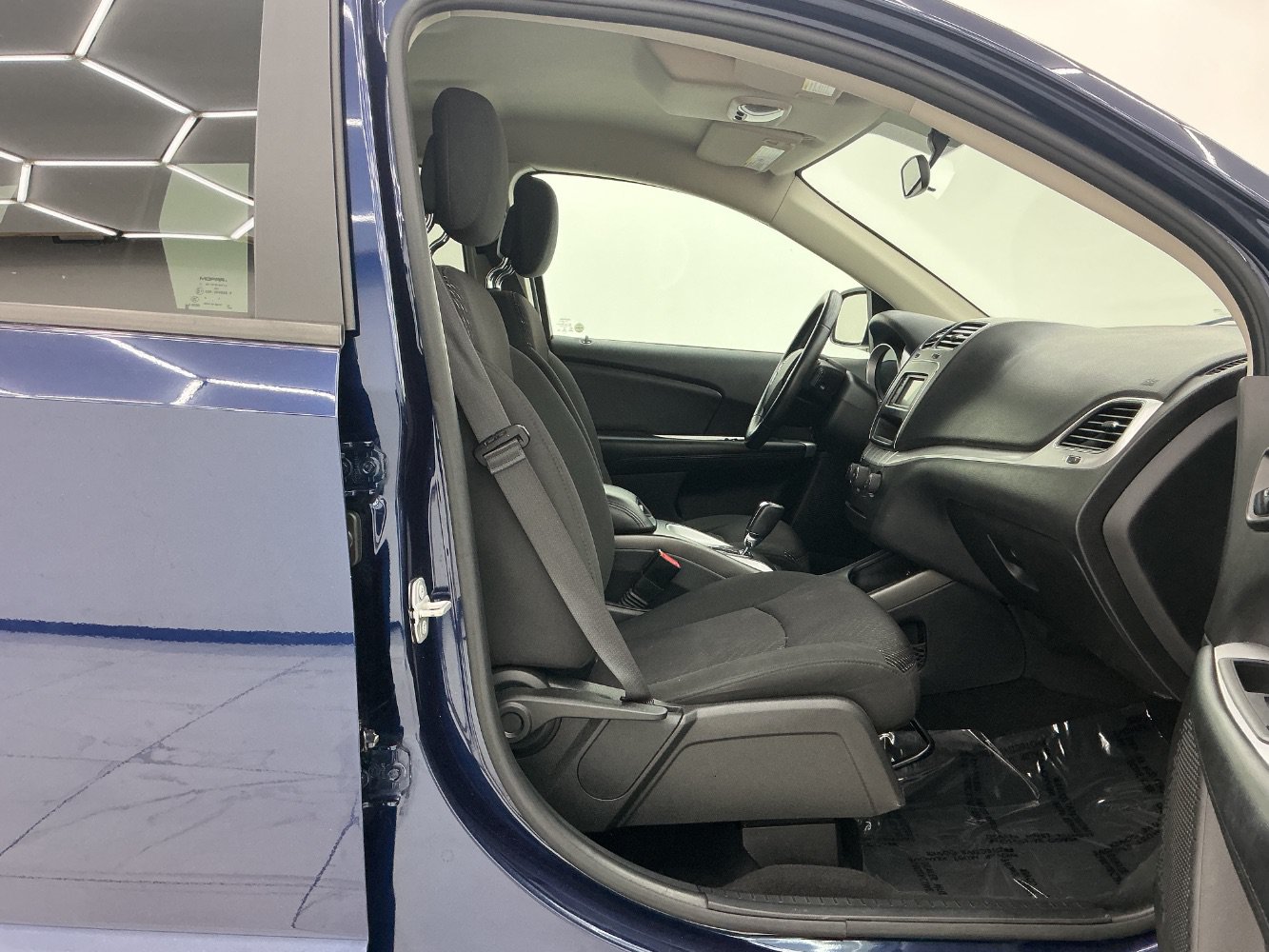 Used 2018 Dodge Journey SXT w/ Premium Group FWD image 15