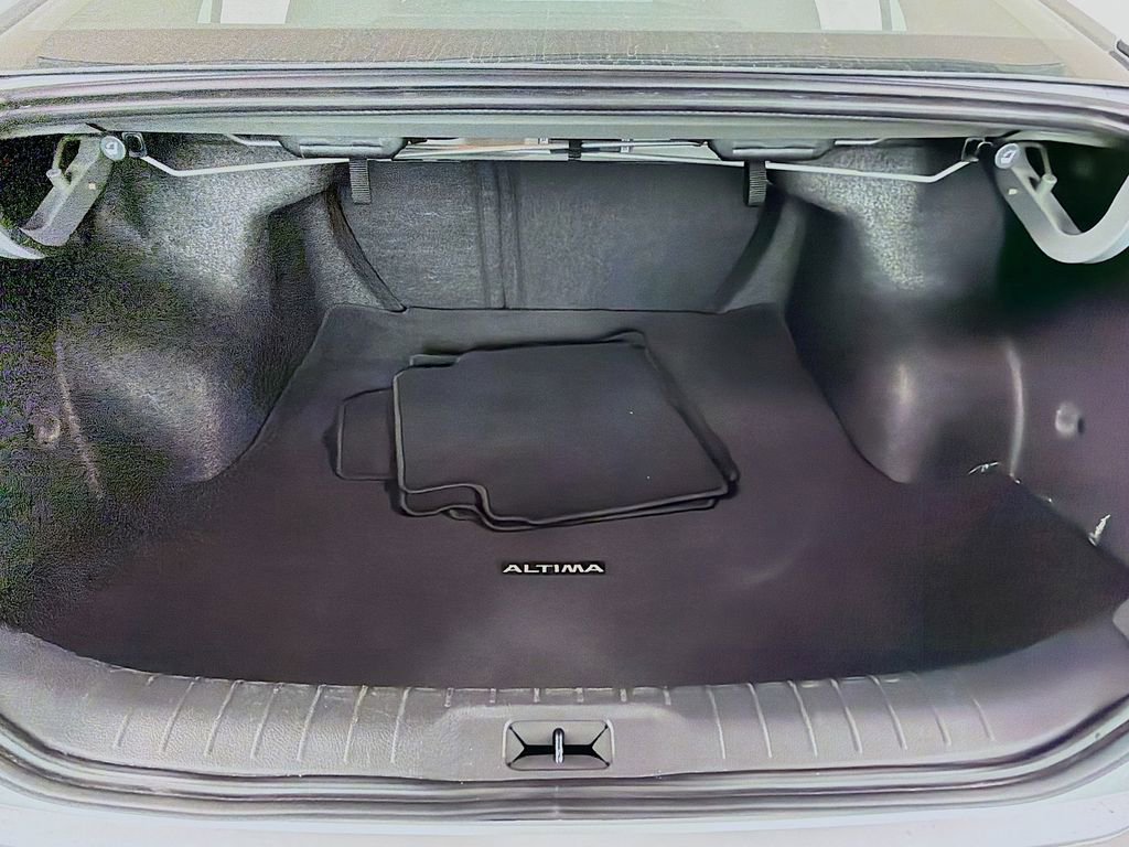 Used 2024 Nissan Altima 2.5 SV FWD image 27