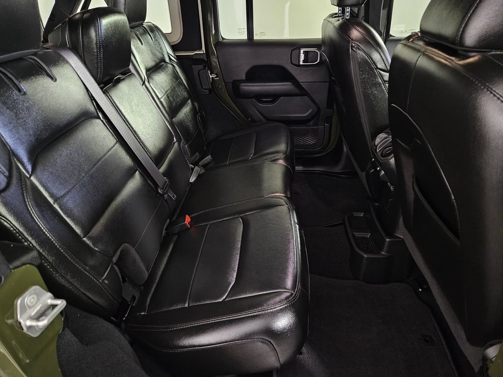 Used 2022 Jeep Wrangler Unlimited Sahara AWD/4WD image 28