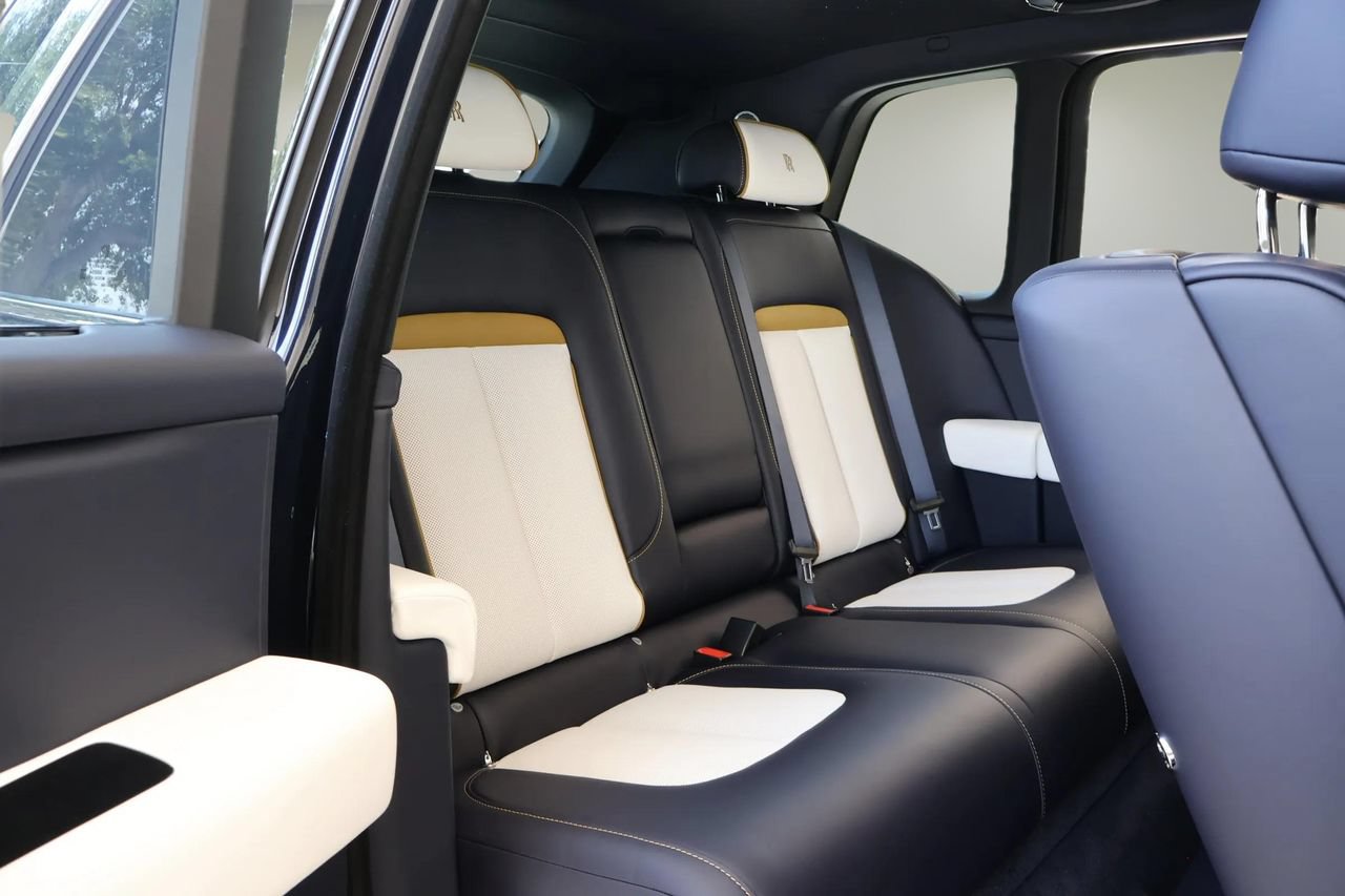 New 2026 Rolls-Royce Cullinan AWD/4WD image 17