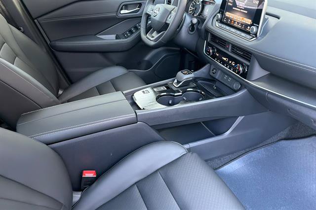 New 2026 Nissan Rogue Dark Armor FWD image 17