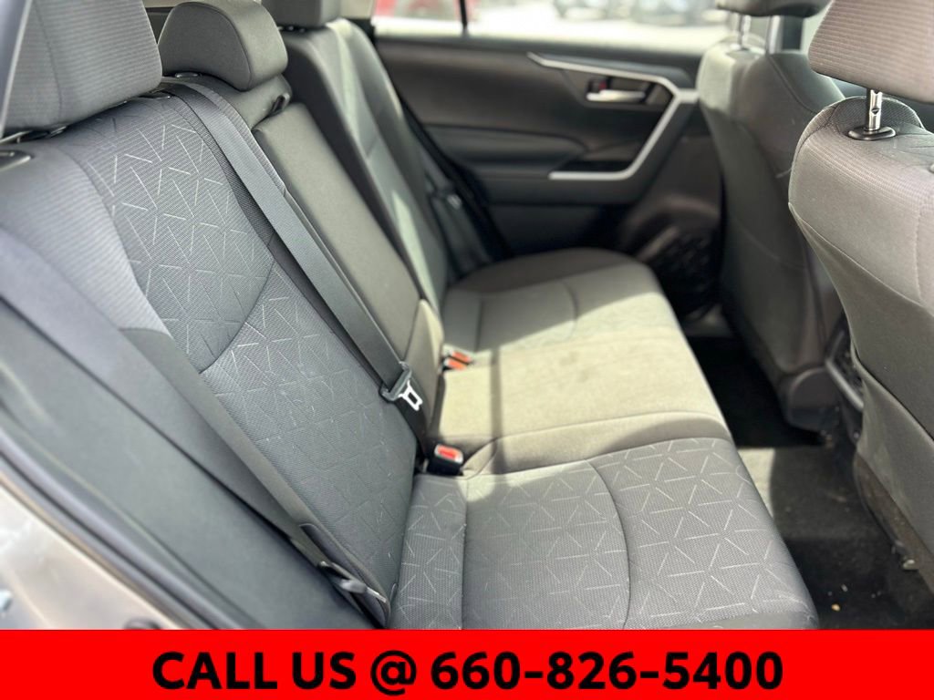 Used 2025 Toyota RAV4 XLE AWD/4WD image 6