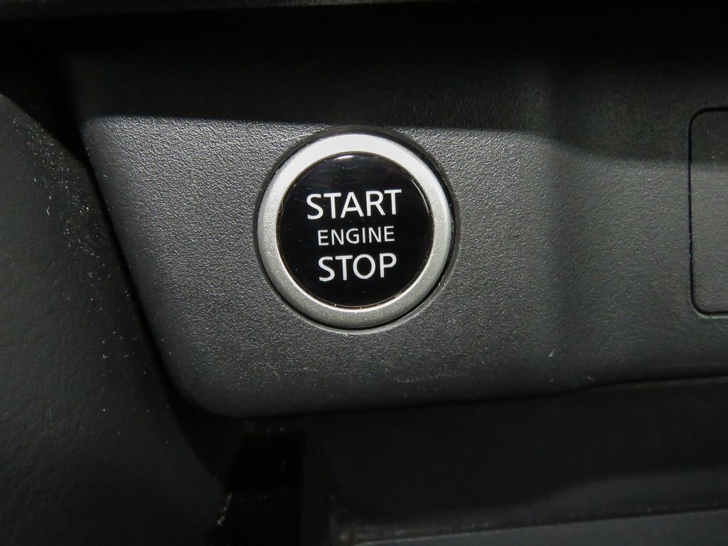 Certified 2023 Nissan Rogue SV image 13