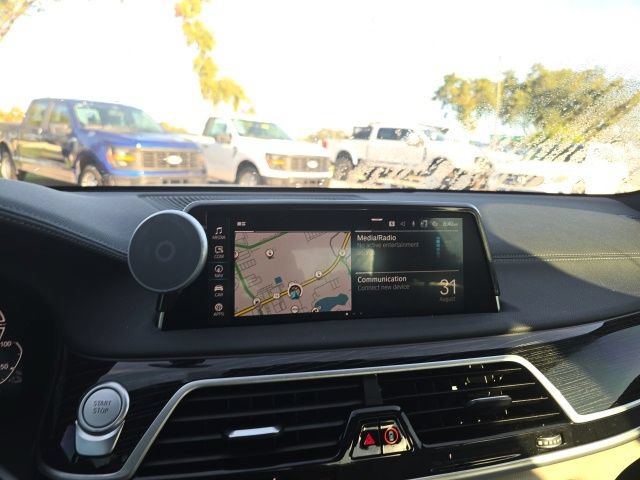 Used 2022 BMW 745e xDrive w/ M Sport Package AWD/4WD image 13