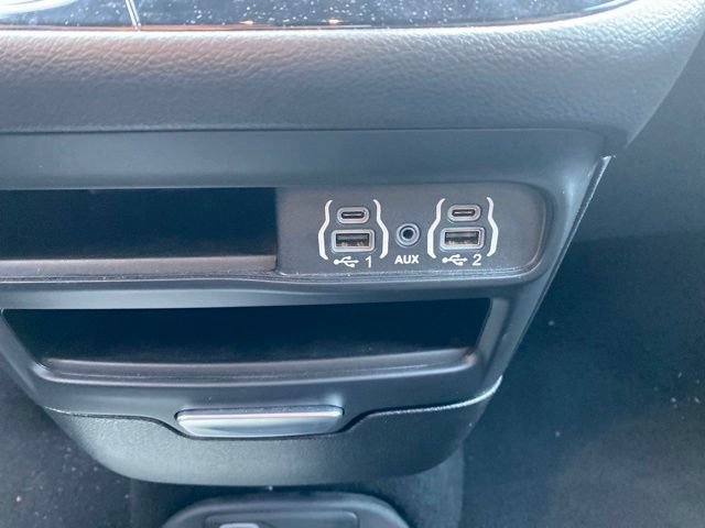 Used 2025 Chrysler Pacifica Select FWD image 22