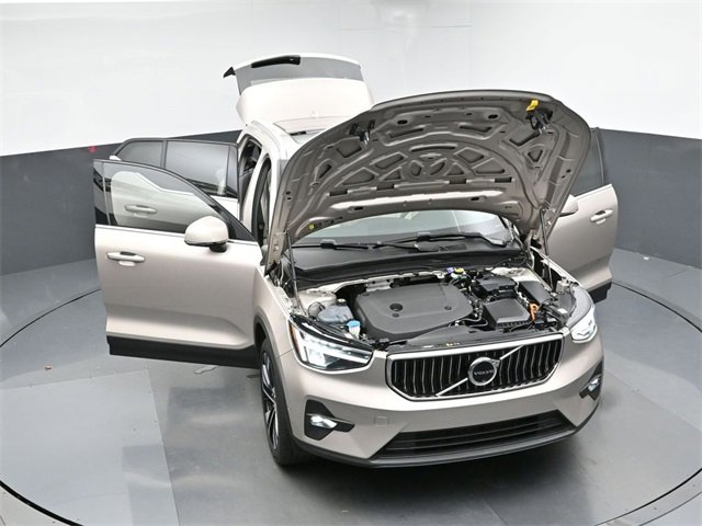 Used 2024 Volvo XC40 B5 Plus w/ Protection Package Premier image 48