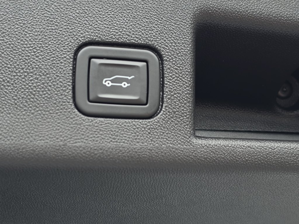 Certified 2023 Chevrolet Equinox LT AWD/4WD image 11