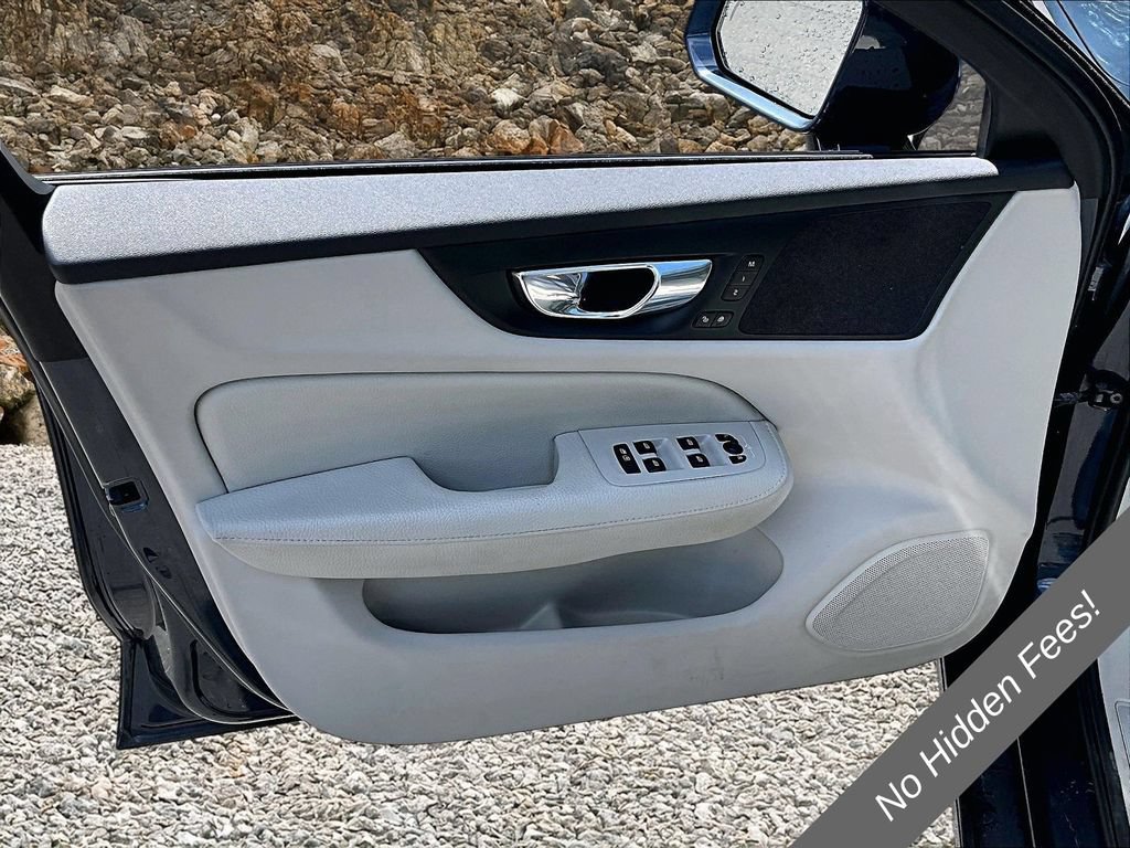 Used 2021 Volvo S60 T5 Momentum FWD image 21