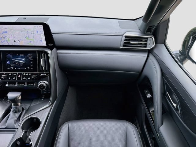 Used 2025 Lexus LX 600 4WD w/ Accessory Package (2T) image 19