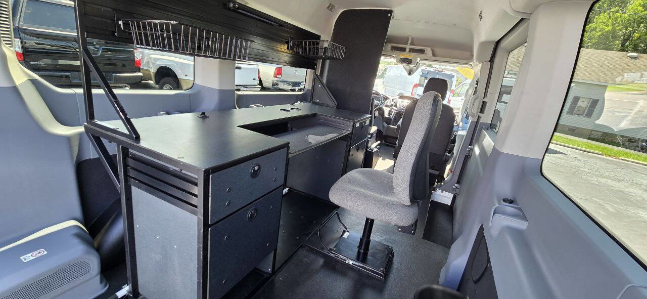 Used 2016 Ford Transit 150 XLT image 27