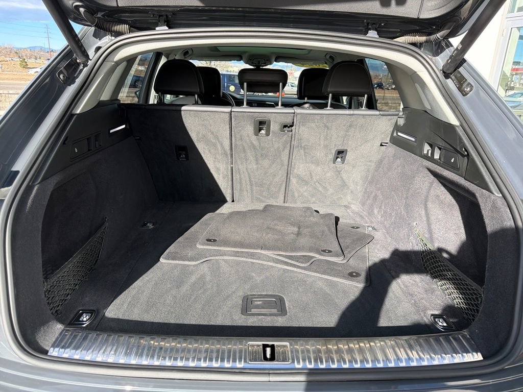 Used 2024 Audi Q8 e-tron Premium Plus w/ Premium Plus Package image 24