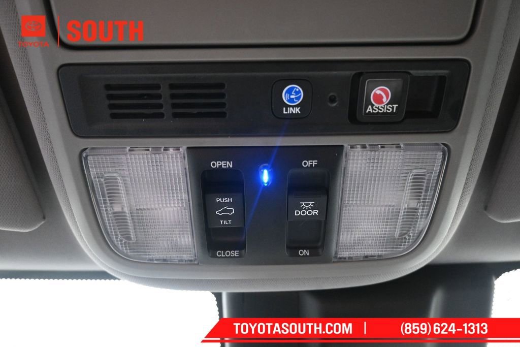 Used 2018 Honda Odyssey Touring image 22