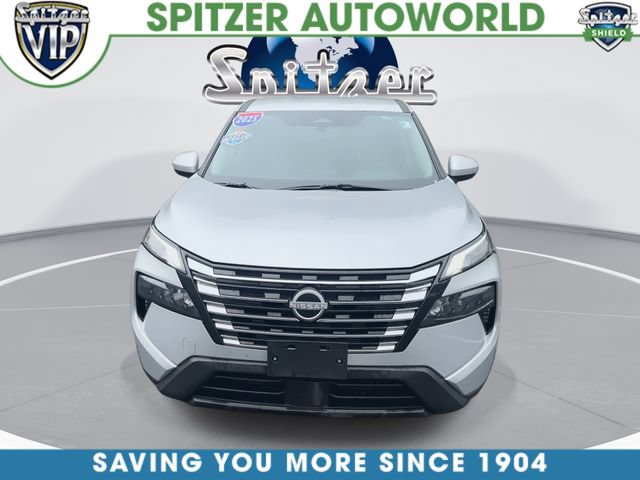 Used 2025 Nissan Rogue SV AWD/4WD image 3