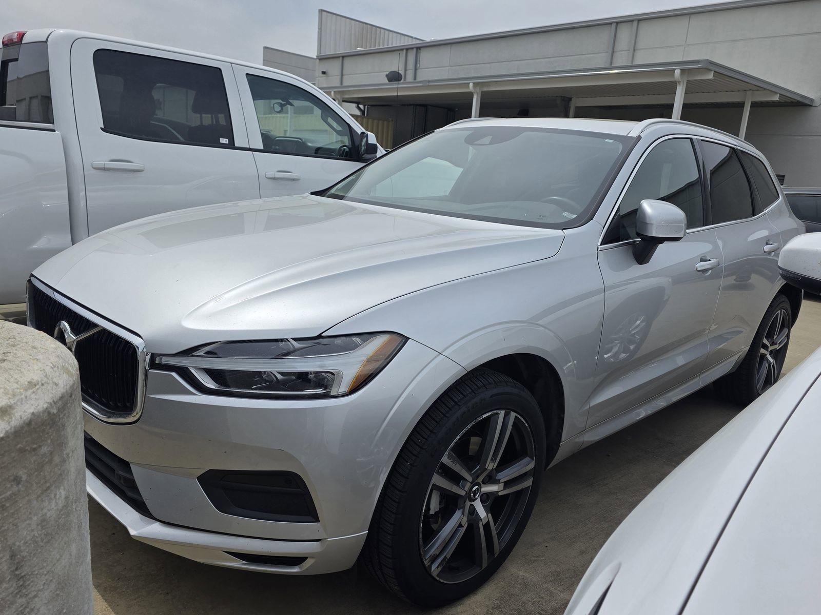 Used 2020 Volvo XC60 T5 Momentum image 13