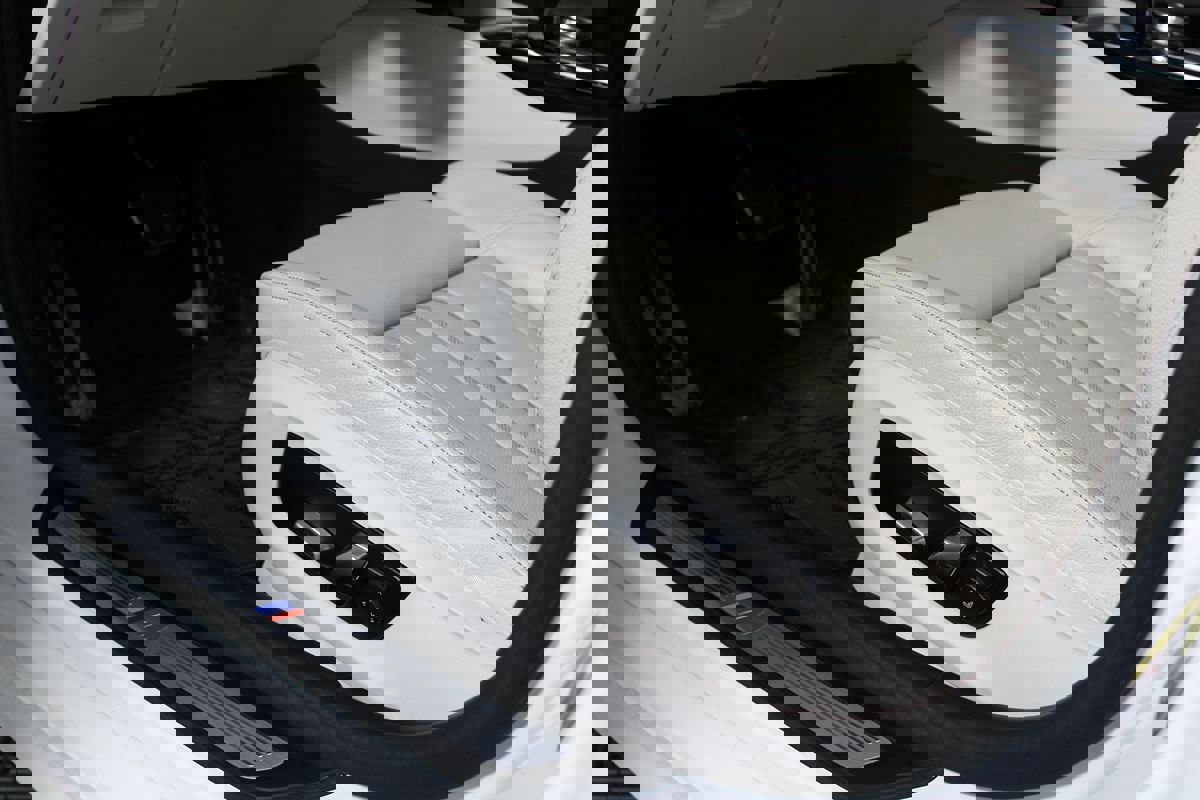 Used 2023 BMW 530e 530e w/ M Sport Package image 12