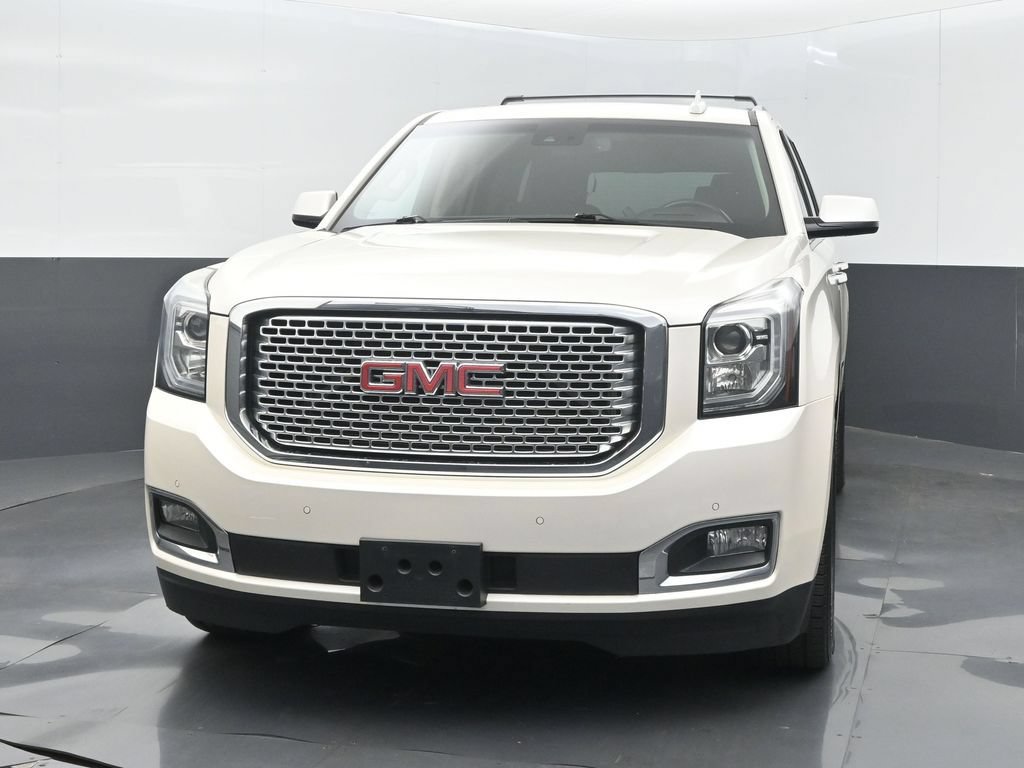Used 2015 GMC Yukon Denali w/ Premium Package AWD/4WD image 2