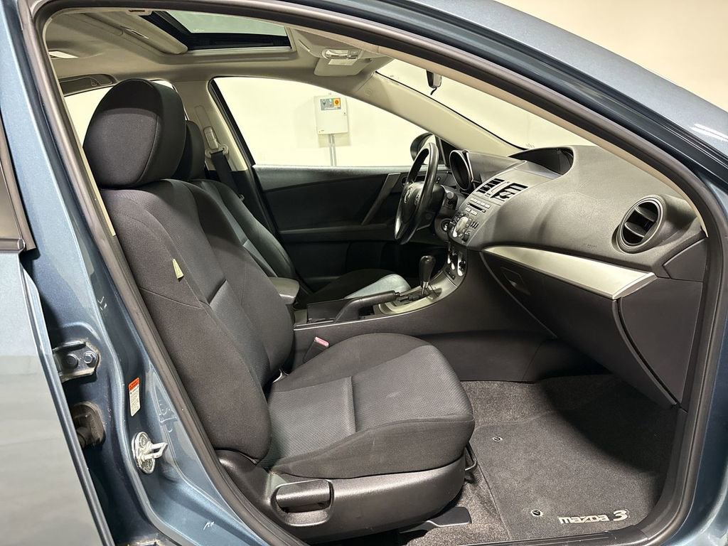 Used 2011 MAZDA MAZDA3 i Touring FWD image 21