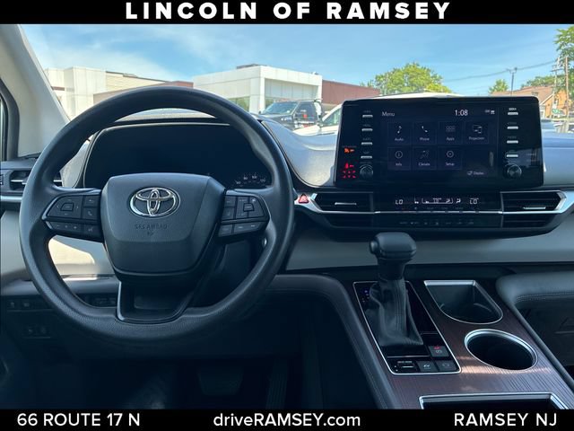 Used 2023 Toyota Sienna LE FWD image 23