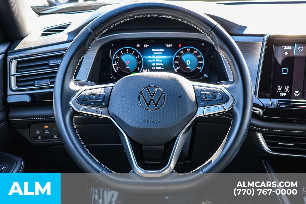 Used 2025 Volkswagen Atlas Cross Sport SE image 33