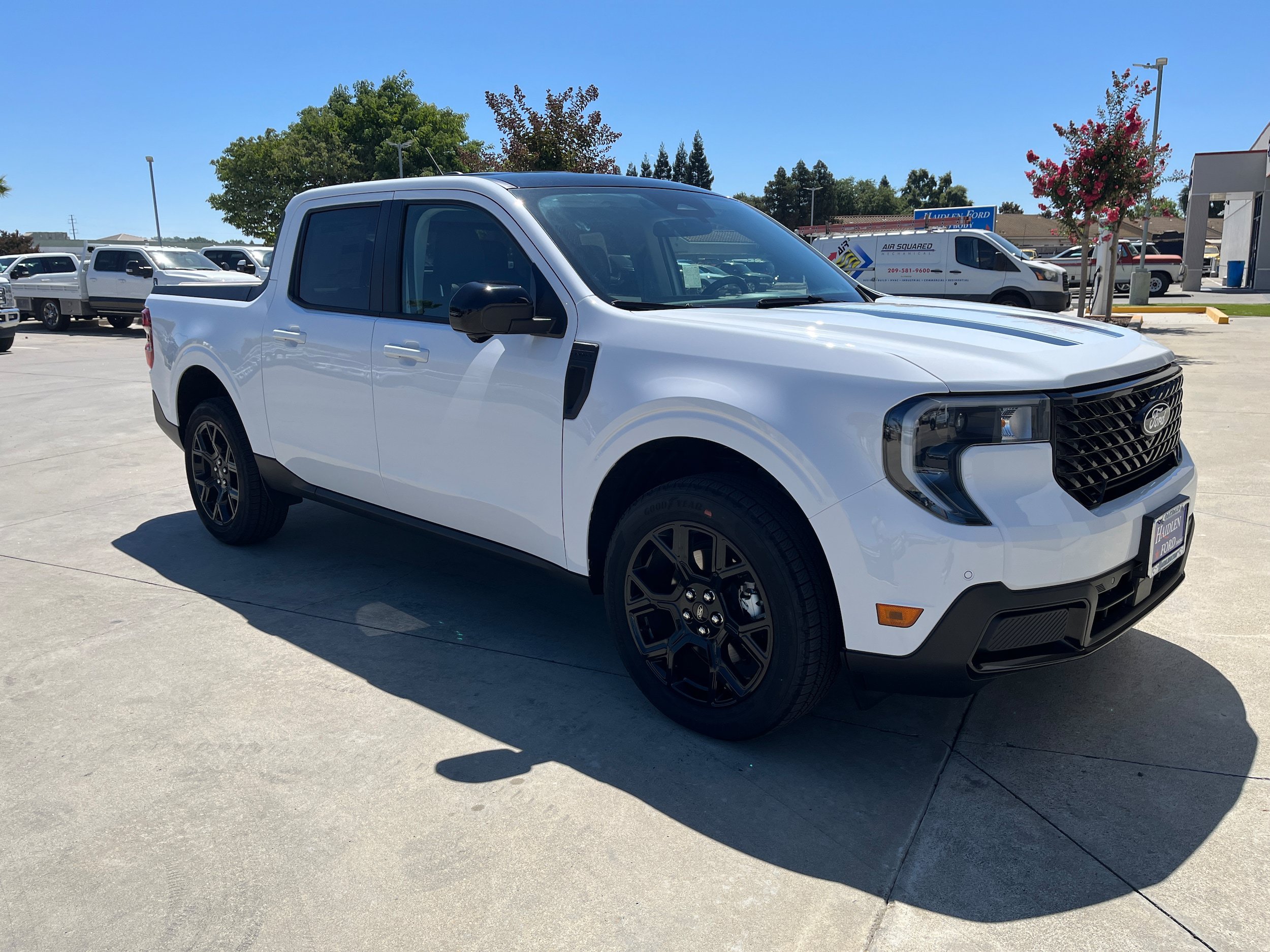 New 2025 Ford Maverick Lariat w/ Black Appearance Package AWD/4WD image 2