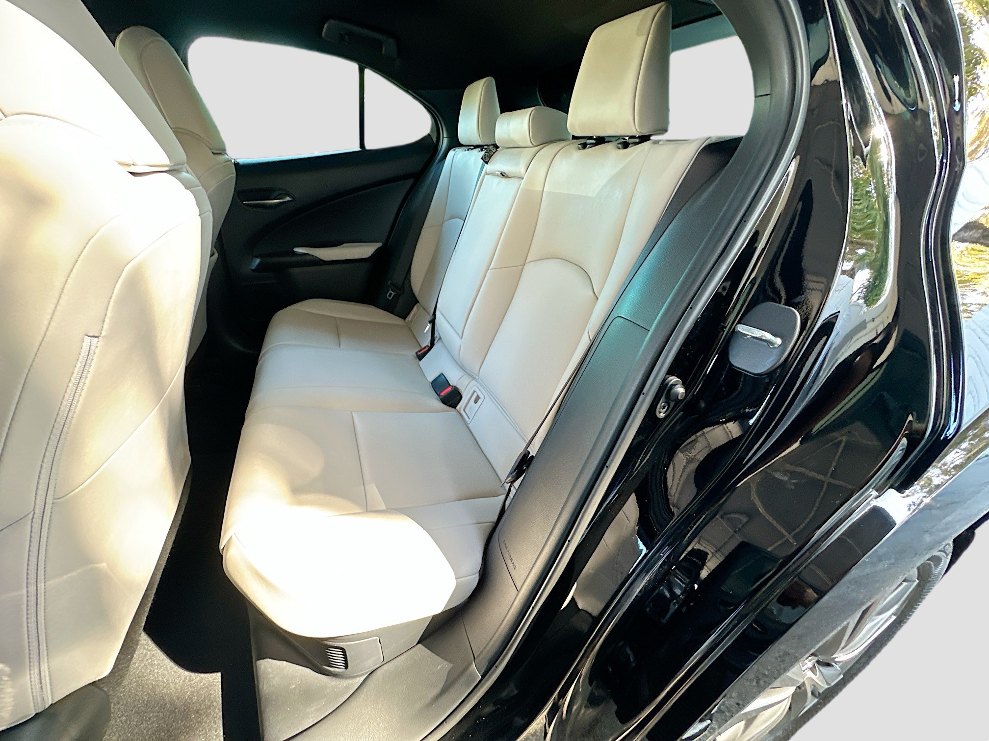 Used 2025 Lexus UX 300h FWD image 24